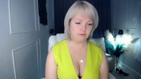 emmmam online show from October 7, 2025, 7:49 am