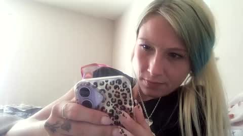 Snapshot of emmwarr1514 chatting on June 15, 2026, 7:49 pm emmwarr1514 online show from June 15, 2026, 7:49 pm