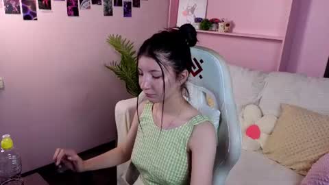 Snapshot of emmy_dreamy_ chatting on July 5, 2026, 4:19 am emmy_dreamy_ online show from July 5, 2026, 4:19 am