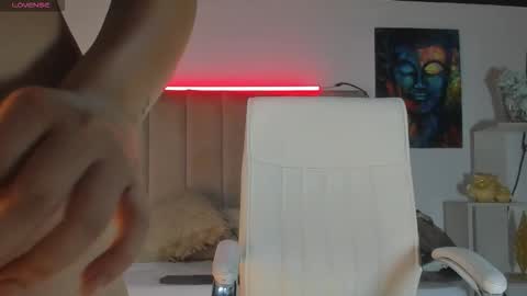 emmy_miller00 online show from November 14, 2025, 7:45 pm