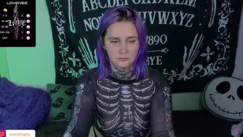 Emmy Bright     50  online show from September 22, 2025, 1:07 am