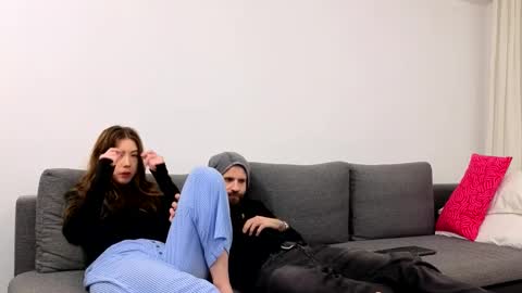 Em online show from March 2, 2026, 11:33 pm