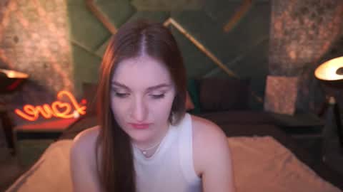 Snapshot of emmycharm chatting on October 1, 2025, 5:57 am E M M Y online show from October 1, 2025, 5:57 am