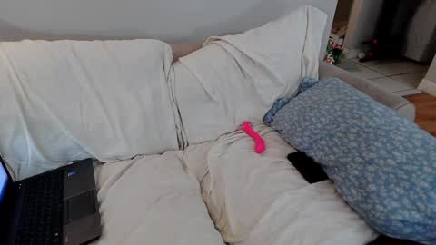 EmoDream1998 online show from February 7, 2025, 3:52 pm