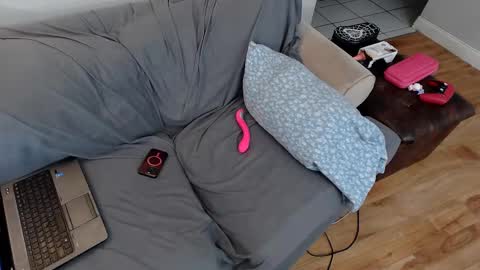 EmoDream1998 online show from February 22, 2025, 1:55 am