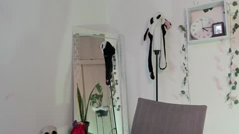 Emperatriz online show from February 7, 2025, 9:15 pm