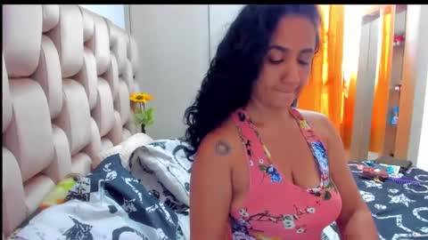 emperatriztapia online show from March 2, 2025, 9:32 pm