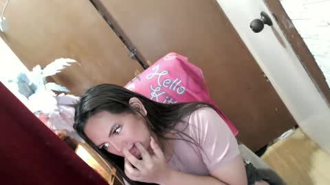 empressrheo online show from February 7, 2025, 3:12 am