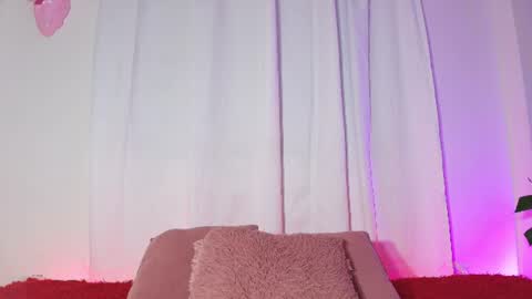 Snapshot of emy_cole1 chatting on July 14, 2026, 3:11 am Emy online show from July 14, 2026, 3:11 am
