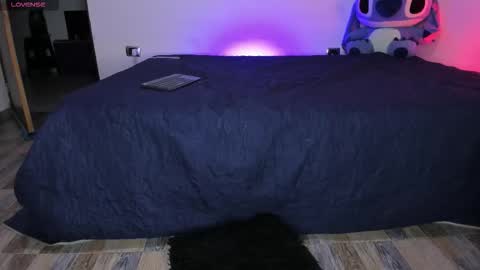 Im Emily would you like to help me reach 100  online show from October 6, 2025, 9:29 am