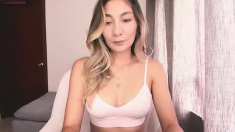 emyconneer online show from October 13, 2025, 3:56 pm