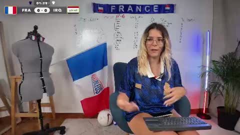 EmyLana online show from June 22, 2026, 9:01 pm