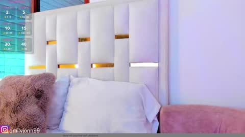 EMYLY  online show from January 22, 2025, 2:26 am