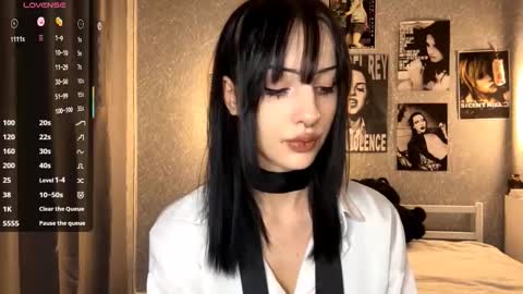 Amelia online show from November 19, 2025, 8:42 pm