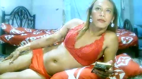 Snapshot of encantadats chatting on January 17, 2025, 2:50 pm CHUN LY online show from January 17, 2025, 2:50 pm