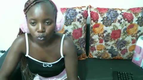 Vee online show from April 5, 2026, 1:30 pm