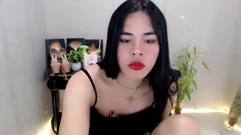 Snapshot of enchantress_mia03 chatting on June 18, 2026, 9:14 am enchantress_mia03 online show from June 18, 2026, 9:14 am