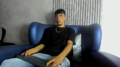 endrick_23 online show from April 19, 2026, 3:39 am