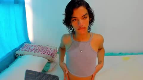 engel20042001 online show from December 29, 2024, 1:49 pm