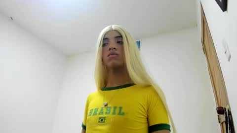 engel20042001 online show from January 29, 2025, 8:08 am