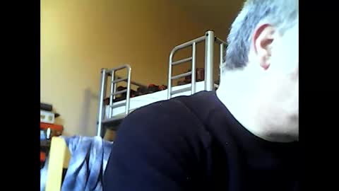 englishguysurrey online show from April 5, 2026, 5:59 am