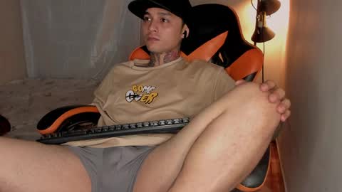 Snapshot of enjoymycock99 chatting on May 11, 2026, 7:36 am enjoymycock99 online show from May 11, 2026, 7:36 am