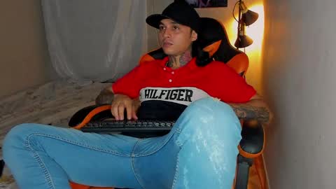 Snapshot of enjoymycock99 chatting on May 15, 2026, 4:41 am enjoymycock99 online show from May 15, 2026, 4:41 am