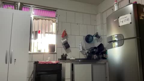 Luke online show from December 1, 2025, 9:47 am