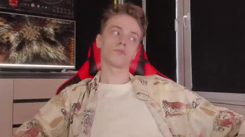 Enker online show from December 2, 2025, 6:52 am