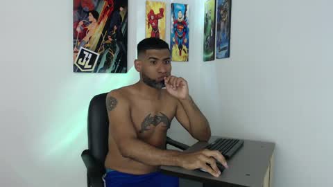 Snapshot of enriblack92 chatting on December 31, 2024, 3:23 am enriblack92 online show from December 31, 2024, 3:23 am