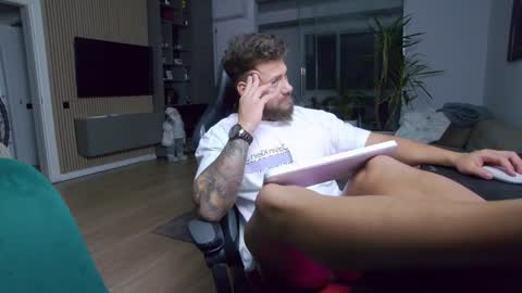 Erik online show from December 30, 2024, 5:13 pm