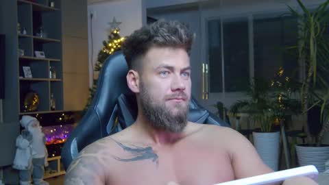 Erik online show from December 30, 2024, 10:45 pm