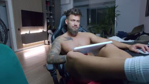 Erik online show from January 3, 2025, 10:19 pm