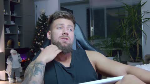 Erik online show from January 4, 2025, 6:40 pm