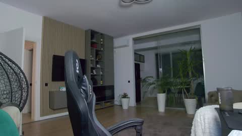 Erik online show from January 16, 2025, 4:39 pm