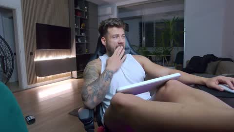 Erik online show from January 18, 2025, 9:02 pm