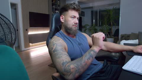 Erik online show from January 24, 2025, 6:46 pm