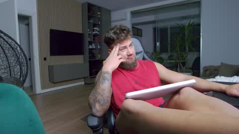 Erik online show from January 28, 2025, 8:26 pm