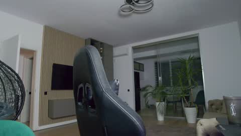 Erik online show from February 1, 2025, 8:37 pm