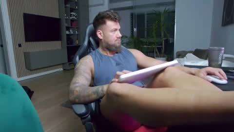 Erik online show from February 10, 2025, 6:45 pm