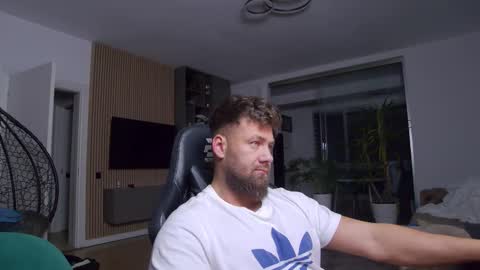 Erik online show from March 2, 2025, 8:18 pm