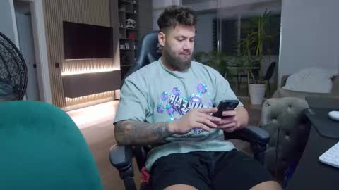 Erik online show from March 3, 2025, 7:06 pm