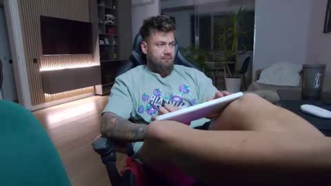 Erik online show from March 3, 2025, 10:10 pm