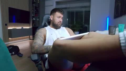 Erik online show from February 2, 2026, 9:02 pm