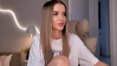 entya online show from February 3, 2026, 9:14 am