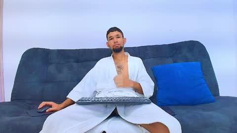 enyel_100 online show from April 22, 2026, 6:20 pm