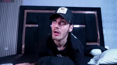 Enzo online show from April 19, 2026, 7:16 pm