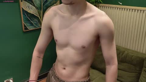 Snapshot of enzo_steel chatting on April 23, 2026, 11:40 pm enzo_steel online show from April 23, 2026, 11:40 pm