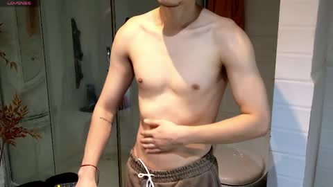 Snapshot of enzo_steel chatting on April 26, 2026, 9:34 pm enzo_steel online show from April 26, 2026, 9:34 pm