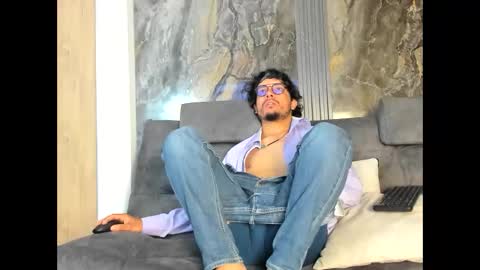 Enzo online show from December 3, 2025, 2:04 pm